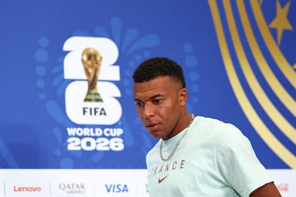 Mbappé llega a la sala de prensa del estadio de Filadelfia