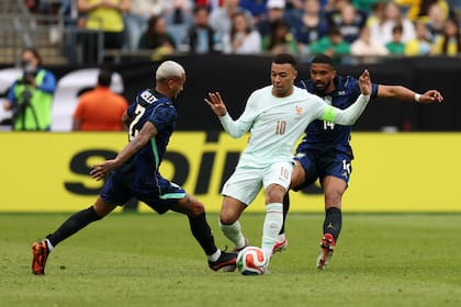 Mbappe, marcado por Wesley