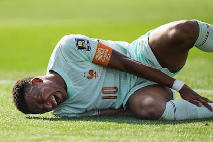 Mbappé salió con un fuerte dolor en el tobillo derecho; después del hielo, se lo vio mejor