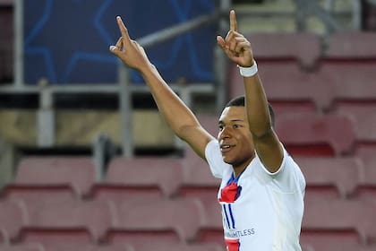 Mbappé se consagró ante Barcelona en una de esas citas históricas de la Champions League.