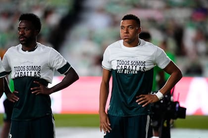 Mbappé, uno de los jugadores de Real Madrid que tapó los mensajes de una remera que se exhibió en solidaridad con Ceuta