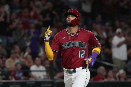 McCarthy y Gurriel conectan jonrones por D-backs, que vencen 8-2 a Gigantes con 4 cuadrangulares