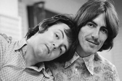 McCartney recordó a su excompañero de banda George Harrison y reveló que pueden comunicarse a través de un árbol