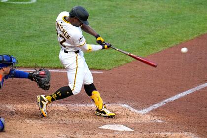 McCutchen y Reynolds conectan dobles decisivos y Piratas doblegan 9-2 a Mets
