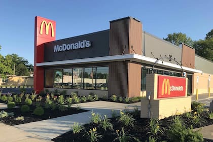McDonald's ofrece puestos de trabajo, tanto en la compañía como en los restaurantes