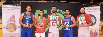 McFarland, premiado como integrantes del "equipo ideal" de los Juegos del Pacífico 2019, en los que Samoa obtuvo la medalla de bronce.