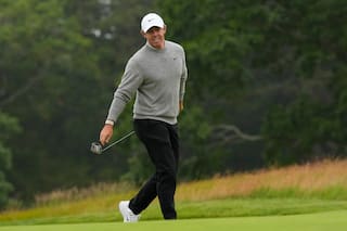 McIlroy roza el liderato en Shinnecock Hills con un día irregular en el Abierto de Estados Unidos