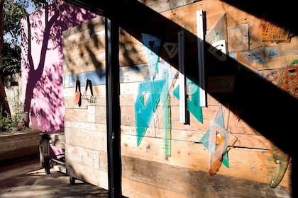 “Me copé con el oficio de dibujar con lápiz y diseñé esta composición con reglas heredadas”.
