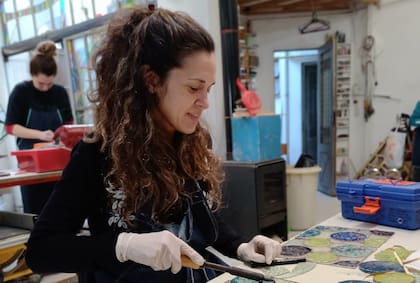 “Me costó mucho definir el diseño de la primera baldosa porque no quería solo armar un dibujo de colores, quería que dijera algo alusivo a la accesibilidad", dice Sofía.