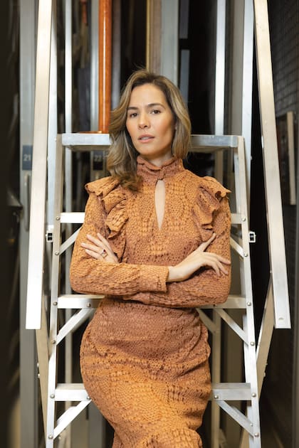 "Me da mucha satisfacción promover nuestros talentos en la alta costura: promocionando a los que recién empiezan, dando luz a las top models y trabajo a las costureras, para que ese oficio no se pierda”, dice.