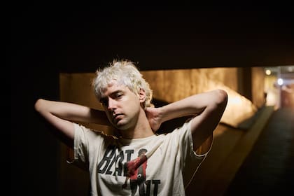 "Me interesó indagar en cómo sobreviven el amor y el afecto en esta era tan poco personal y en la que todo pasa por WhatsApp", comenta Benito Cerati