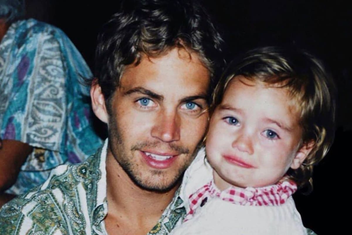 Meadow Walker, de pequeña, junto a su papá