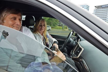 Tras confirmar que se había realizado el hisopado y que viajaría sola, las autoridades de la empresa le pidieron a Joe que descendiera de la camioneta.