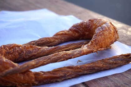 Medialunas de grasa como las de Atelier Fuerza y demás delicias con este ingrediente que parece mala palabra pero que hace que es fundamental para nuestra panadería