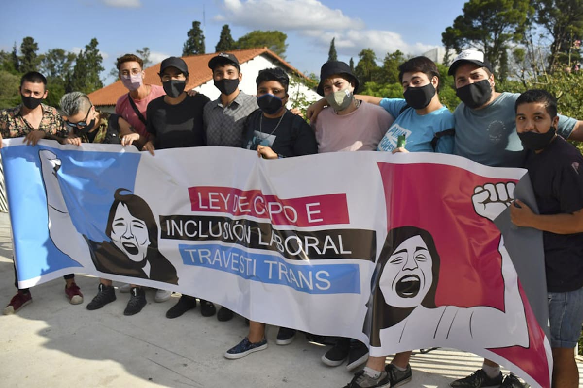 Mediante el Boletín Oficial, se oficializó la ley de cupo e inclusión laboral travesti trans