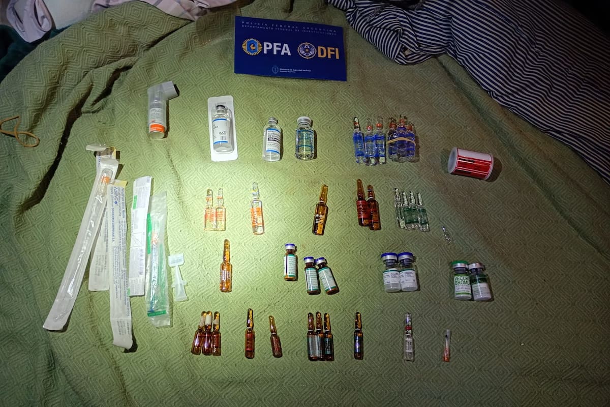 Medicamentos secuestrados durante el allanamiento a una anestesista acusada de robar fentanilo y otras drogas de uso hospitalario