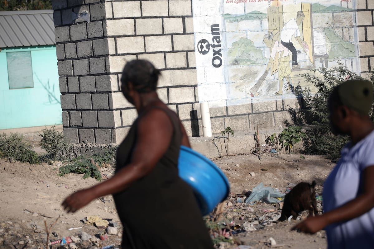 Médicos Sin Fronteras, Oxfam y otros grupos buscan contener el impacto tras reconocer graves casos en sus misiones