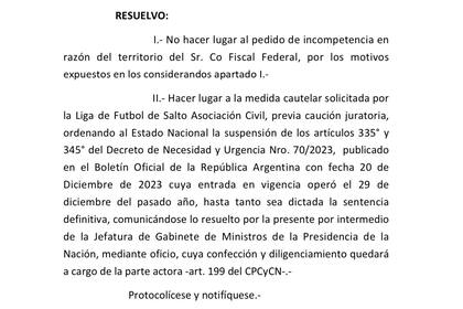 Medida cautelar, que suspende los artículos del DNU 70/2023 que hacen referencia a las SAD, solicitada por la Liga de Fútbol de Salto Asociación Civil. 