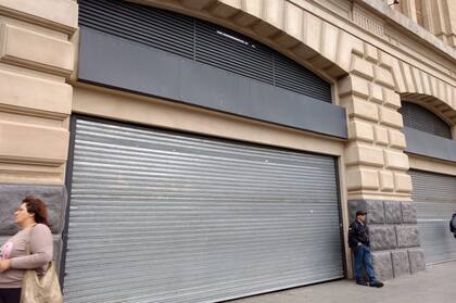 En Once las persianas de la estación permanecieron bajas hasta que se reanudó el servicio