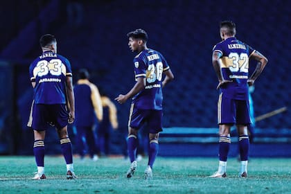 Medina, Varela y Almendra se afirman en el mediocampo de Boca y les dan estabilidad y juego al equipo en una zona clave