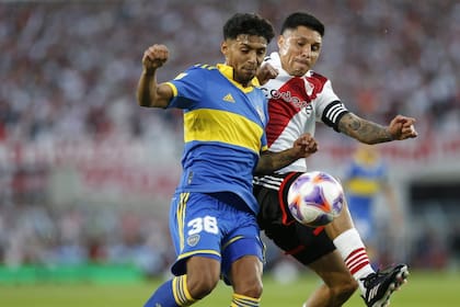 Medina y Enzo Pérez, lucha en el mediocampo; ¿se cruzarán en la Libertadores?