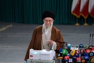 Medio Oriente: "solución para Irán es cambio de régimen por voluntad popular", Rajavi