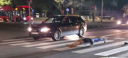 Medios locales tomaron imágenes del cuerpo en medio de la calle