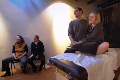 “Meditación orgásmica”: un documental de Netflix cuenta la historia de su creadora y del escándalo en el que se vio envuelta