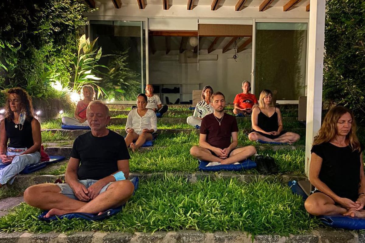 Meditar en grupo ayuda a lograr mayor concentración