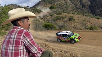 Meeke, en acción