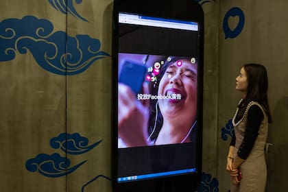 Meet Social sube a Facebook unos 20.000 anuncios chinos al día y cuenta con una oficina donde muestra a los clientes cómo se ven los avisos en una red social que está bloqueada en China