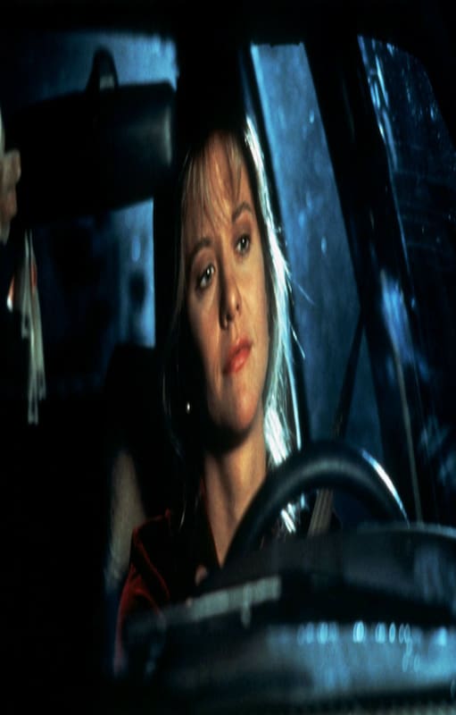 Meg Ryan es Annie, la periodista que no puede dejar de pensar en Sam, esa voz en la radio