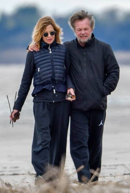 Meg Ryan junto a John Mellencamp, en abril de este año