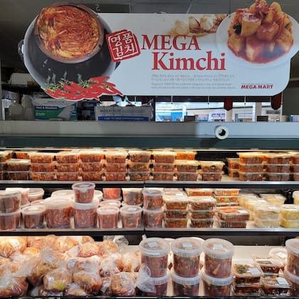 Mega Mart cuenta con una variedad de productos frescos y saludables, así como también importados de Corea