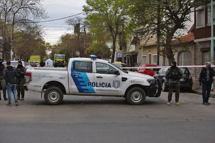 Mega operativo policial en la zona del Hospital Materno Infantil, por una persona atrincherada en su casa con armas.