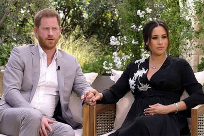 Meghan, de 39 años, y su esposo Harry, de 36, rara vez aparecieron en las portadas de los periódicos británicos en el último mes
