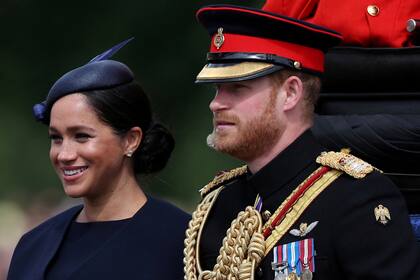 Meghan Markle, duquesa de Sussex y el príncipe Harry, durante el desfile por el cumpleaños de la reina