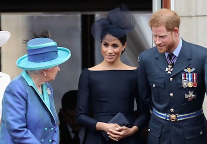 Meghan Markle y el príncipe Harry decidieron alejarse de la reina Isabel II