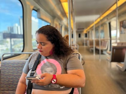 Mejía se mudó cerca del tren para dejar de lado el auto
