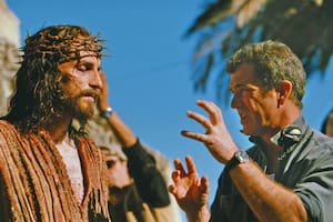 Mel Gibson (aquí con Jim Caviezel, en el rodaje de La pasión de Cristo) resignó su nuevo proyecto