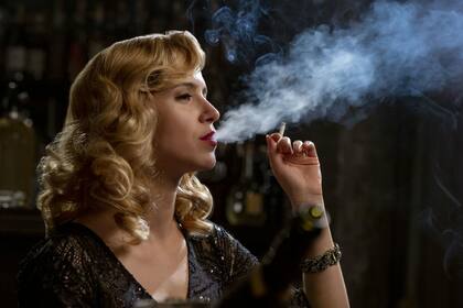 Mel Lisboa como Thereza en Coisa mas linda, la serie brasileña de Netflix