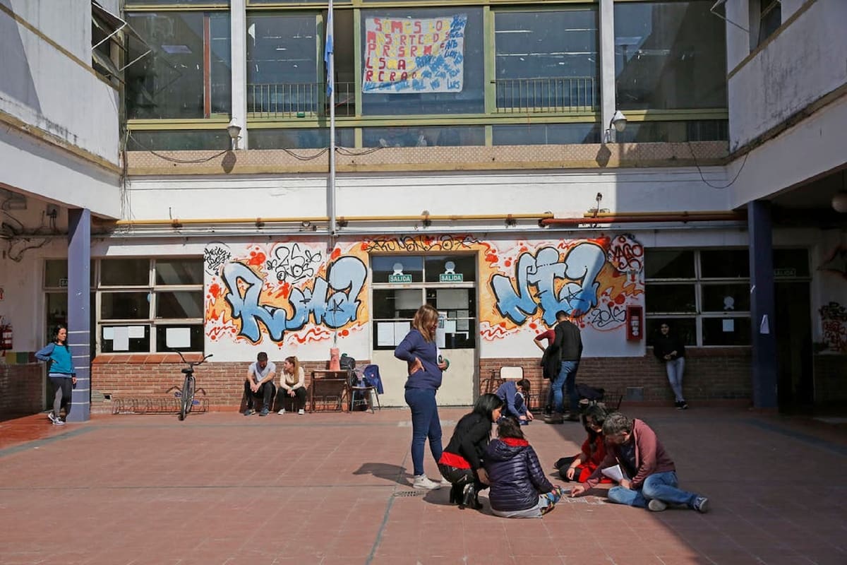 Melina Furman, Mariano Naradowski, Inés Aguerrondo y Silvana Corso, cuatro referentes en educación, describen algunos de los desafíos y oportunidades de la escuela pos pandemia.
