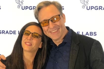 Melina Vicario y Dave Asprey, uno de los creadores del modelo de biohacking.