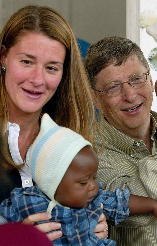 Melinda y Bill Gates, en Mozambique, en 2003