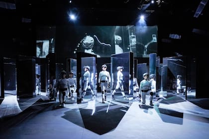 Melisa Zulberti estrenó en el FILBA "Posguerra", la pieza multidisciplinaria con la que representó a la Argentina en la Bienal de Venecia