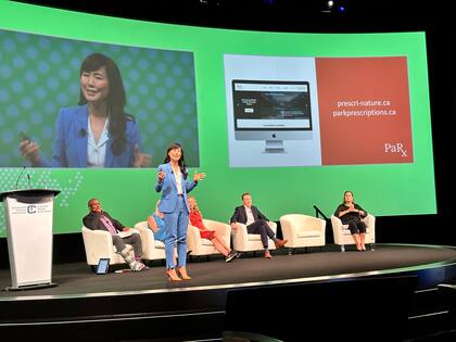 Melissa Lem durante una presentación del programa. Desde su lanzamiento, en noviembre del 2020, se adhirieron más de 12 mil profesionales que recetaron más de 600 mil prescripciones de naturaleza.