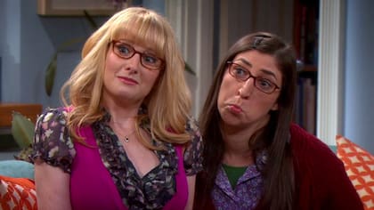 Melissa Rauch (Bernadette) y Mayim Bialik (Amy) buscan disminuir la diferencia de ganancia con sus compañeros de elenco