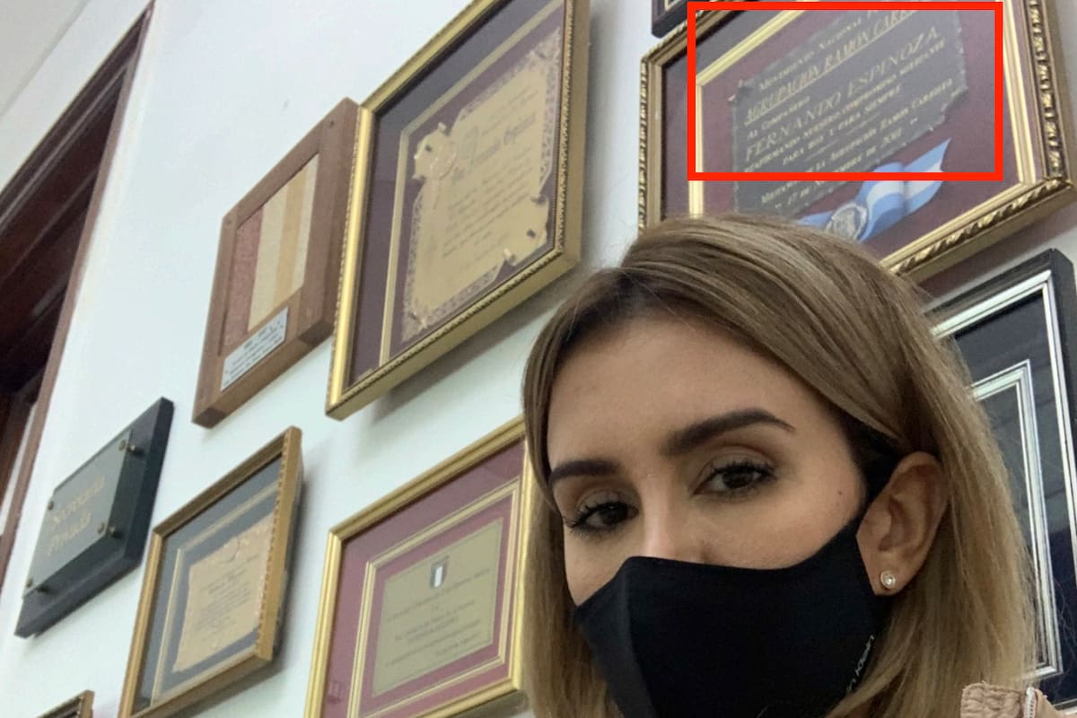 Melody Rakauskas en una imagen que se tomó en la municipalidad