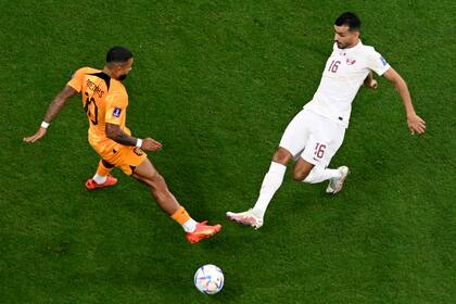 Memphis Depay dejó la cancha en Países Bajos, tras su primera titularidad en Qatar 2022