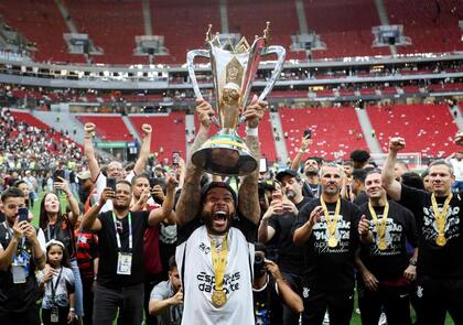 Memphis Depay recientemente fue campeón con Corinthians de la Supercopa de Brasil, sumando su tercer título desde su llegada a Sudamérica